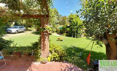 Chalet en venta en Sierra de los Padres. Gas natural. A 3 cuadras de la entrada