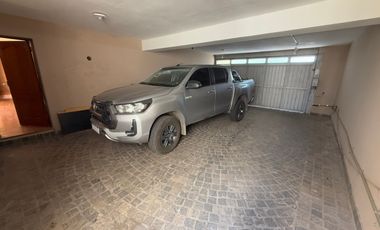 IMPORTANTE CASA DE 4 DORMITORIOS ZONA ALTA