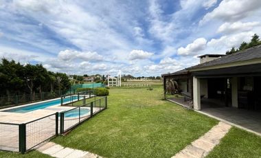 Casa en venta en Haras Santa María al golf