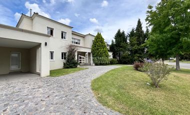 Casa en venta en Haras Santa María al golf