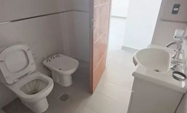 Departamento en venta de 2 dormitorios c/ cochera en Las Toninas