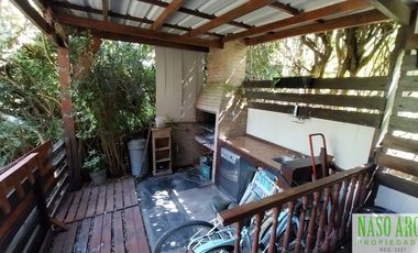 OPORTUNIDAD!!! Importante chalet en venta en Sierra de los Padres. Gas Natural