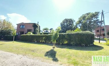 OPORTUNIDAD!!! Importante chalet en venta en Sierra de los Padres. Gas Natural