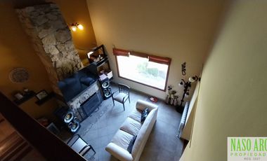 OPORTUNIDAD!!! Importante chalet en venta en Sierra de los Padres. Gas Natural