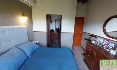 OPORTUNIDAD!!! Importante chalet en venta en Sierra de los Padres. Gas Natural