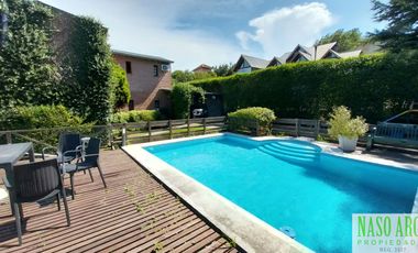 OPORTUNIDAD!!! Importante chalet en venta en Sierra de los Padres. Gas Natural