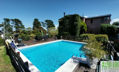 OPORTUNIDAD!!! Importante chalet en venta en Sierra de los Padres. Gas Natural