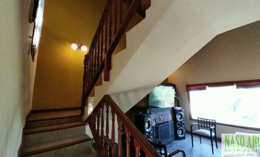 OPORTUNIDAD!!! Importante chalet en venta en Sierra de los Padres. Gas Natural