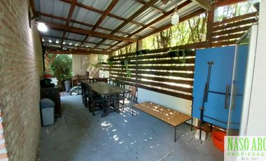 OPORTUNIDAD!!! Importante chalet en venta en Sierra de los Padres. Gas Natural