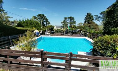 OPORTUNIDAD!!! Importante chalet en venta en Sierra de los Padres. Gas Natural