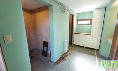 Propiedad de categoría. Sierra de los Padres.  Gas natural. Piscina climatizada