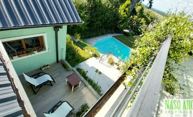 Propiedad de categoría. Sierra de los Padres.  Gas natural. Piscina climatizada