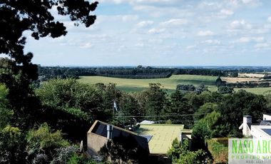 Propiedad de categoría. Sierra de los Padres.  Gas natural. Piscina climatizada