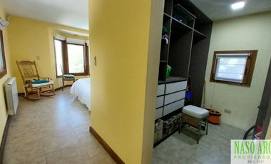 Propiedad de categoría. Sierra de los Padres.  Gas natural. Piscina climatizada