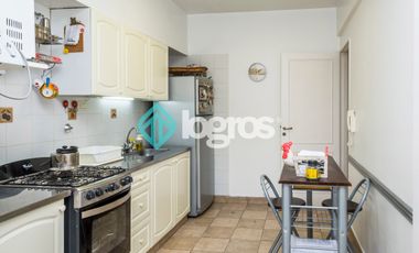 Departamento en venta - APTO CRÉDITO - 3 dormitorios con cochera - Centro