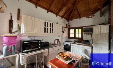 Casa en venta de 3 dormitorios c/ cochera en Costa Azul