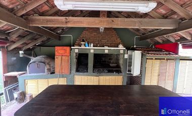 Casa en venta de 3 dormitorios c/ cochera en Costa Azul