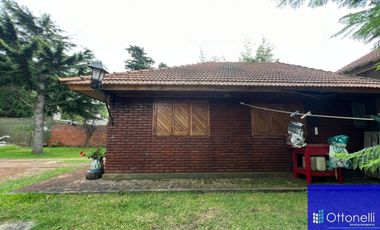 Casa en venta de 3 dormitorios c/ cochera en Costa Azul