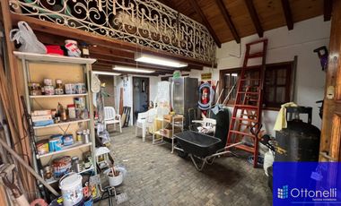 Casa en venta de 3 dormitorios c/ cochera en Costa Azul