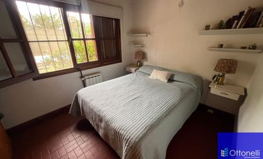 Casa en venta de 3 dormitorios c/ cochera en Costa Azul