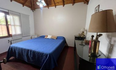 Casa en venta de 3 dormitorios c/ cochera en Costa Azul