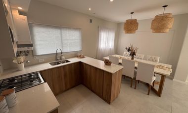 Venta Chalet en PH 4 ambientes con cochera, terraza y balcón. Zona Aldrey