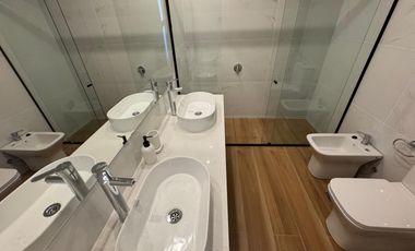 Venta Chalet en PH 4 ambientes con cochera, terraza y balcón. Zona Aldrey