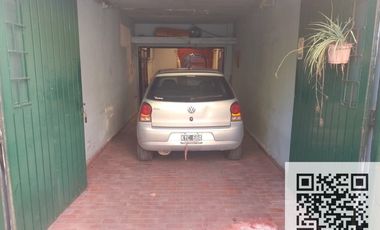 Casa en venta de 3 dormitorios c/ cochera en Berazategui Oeste