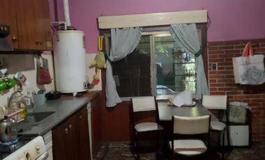 Casa en venta de 3 dormitorios c/ cochera en Berazategui Oeste