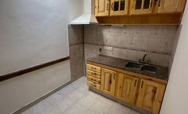 OPORTUNIDAD PH al frente en venta de 3 ambientes en La Tablada