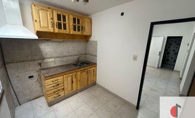 OPORTUNIDAD PH al frente en venta de 3 ambientes en La Tablada