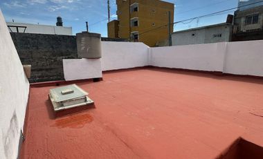 OPORTUNIDAD PH al frente en venta de 3 ambientes en La Tablada