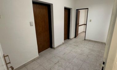 OPORTUNIDAD PH al frente en venta de 3 ambientes en La Tablada