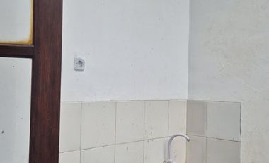 Rumah 2 lantai 2 kamar tidur