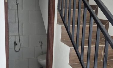 Rumah 2 lantai 2 kamar tidur