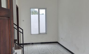 Rumah 2 lantai 2 kamar tidur