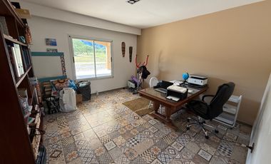 IMPORTANTE CASA EN COUNTRY CHACRAS DEL VALLE NUEVO