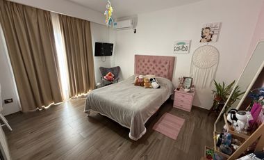 IMPORTANTE CASA EN COUNTRY CHACRAS DEL VALLE NUEVO