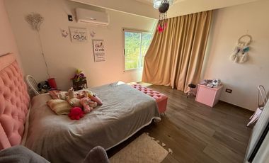 IMPORTANTE CASA EN COUNTRY CHACRAS DEL VALLE NUEVO