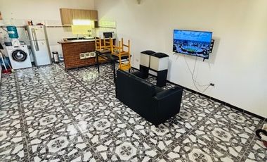 Casa en venta de 2 dormitorios c/ cochera en Roldán