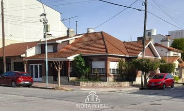 VENTA chalet Chauvin Mar del Plata 4 ambientes c/ garaje.