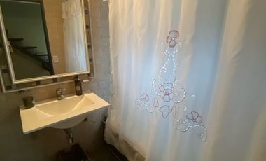 Casa en venta de 3 dormitorios c/ cochera en Villa Elisa