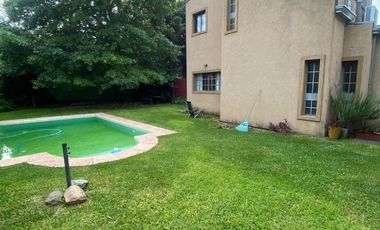 Casa en venta de 3 dormitorios c/ cochera en Villa Elisa
