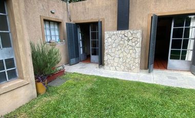 Casa en venta de 3 dormitorios c/ cochera en Villa Elisa
