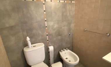 Casa en venta de 3 dormitorios c/ cochera en Villa Elisa