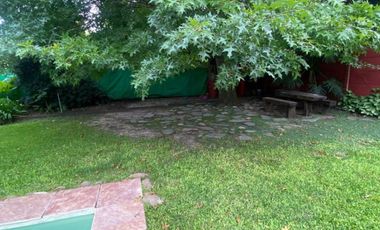 Casa en venta de 3 dormitorios c/ cochera en Villa Elisa