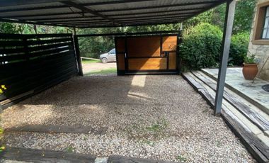 Casa en venta de 3 dormitorios c/ cochera en Villa Elisa