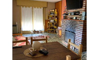 Casa 3 dormitorios, calle Malvinas Argentinas, Pueblo Liebig.