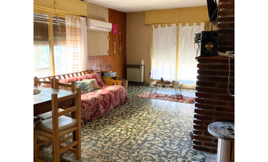 Casa 3 dormitorios, calle Malvinas Argentinas, Pueblo Liebig.