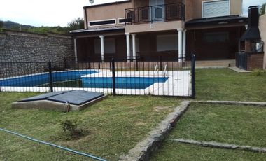 Casa en venta de 2 dormitorios c/ cochera en La Puerta